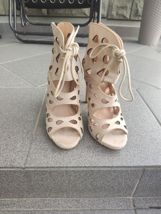 Buty damskie szpilki
