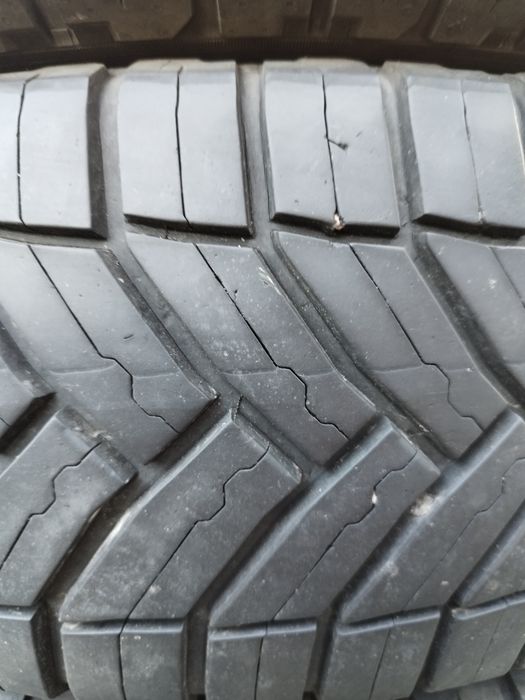 215/60/17C 109/107T Michelin Agilis CrossClimate