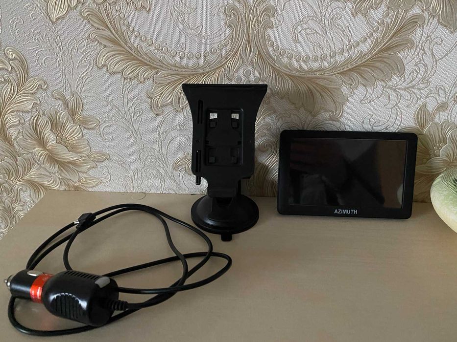 Автомобільний навігатор Azimuth B52