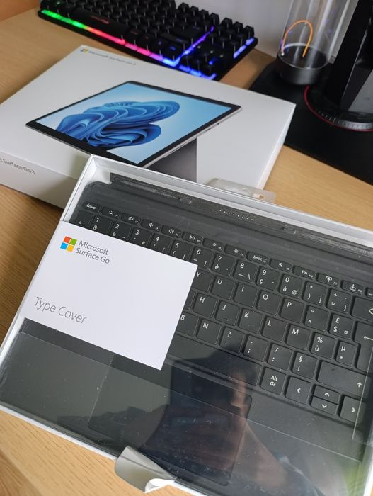 Surface Go 3 com teclado