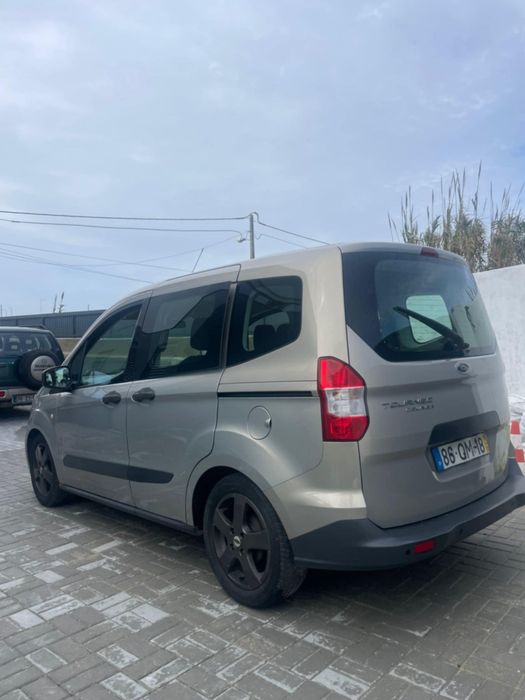 Ford Tourneo Courier 1.5TDCi 

POSSIBILIDADE DE CRÉDITO .
Exemplo apro