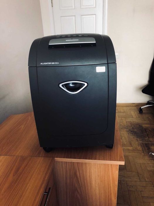 Знищувач паперу (шредер) Alligator 620 CC+