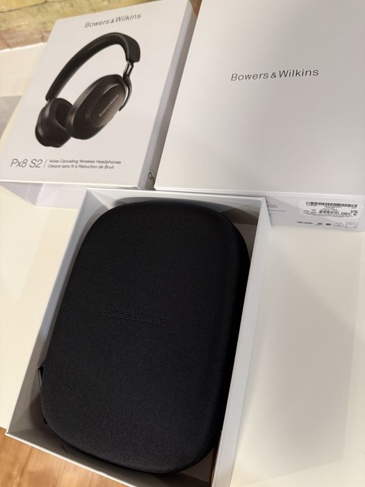 Bowers & Wilkins PX8 S2