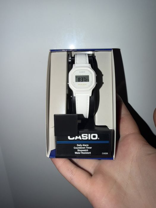 Годинник Casio LA11WL-7A жіночий водонепроникний