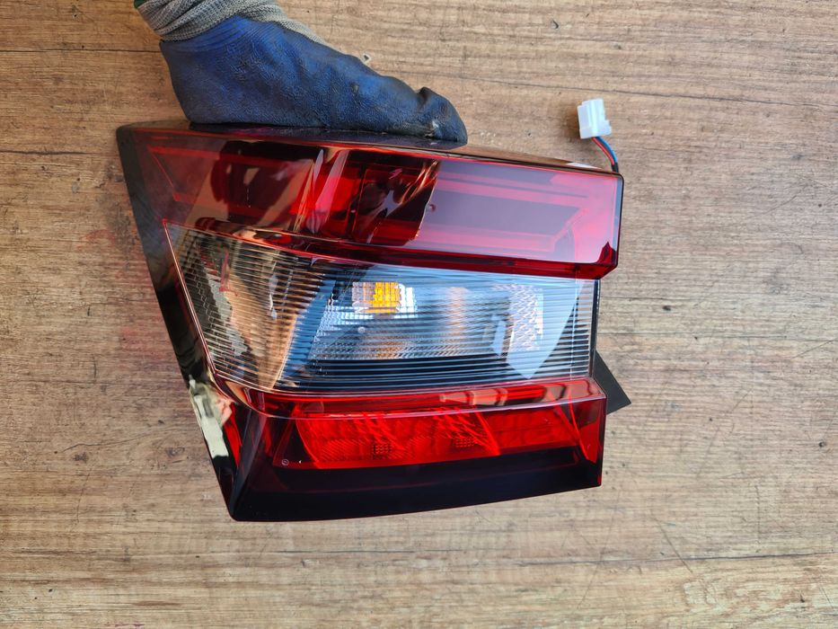 Nissan Juke II F16 lampa LED tył lewa tylna 20r