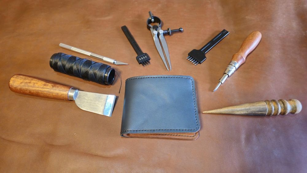 Portfel z skóry licowej szyty ręcznie