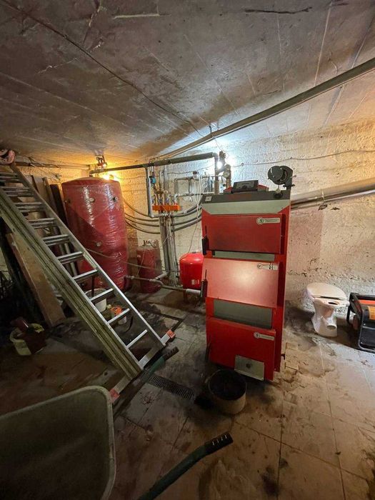 Продаж будинку та ділянки в смт. Івано Франкове