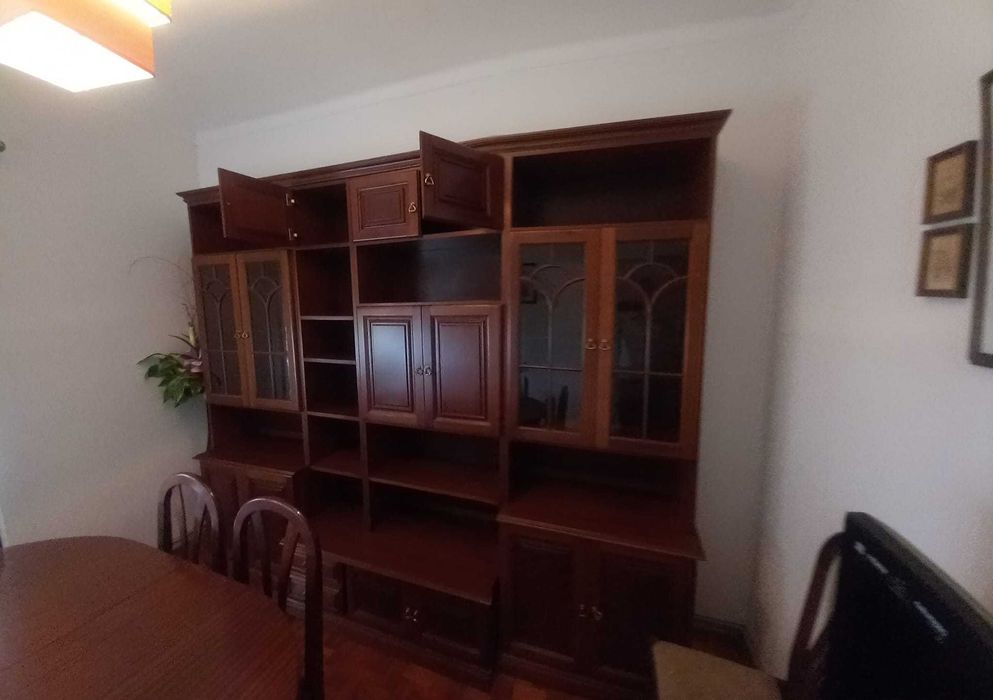 Movel de sala, mesa e cadeiras