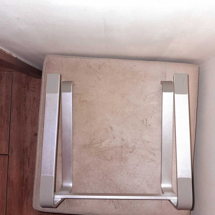 Stojak pod laptopa do 18 cm