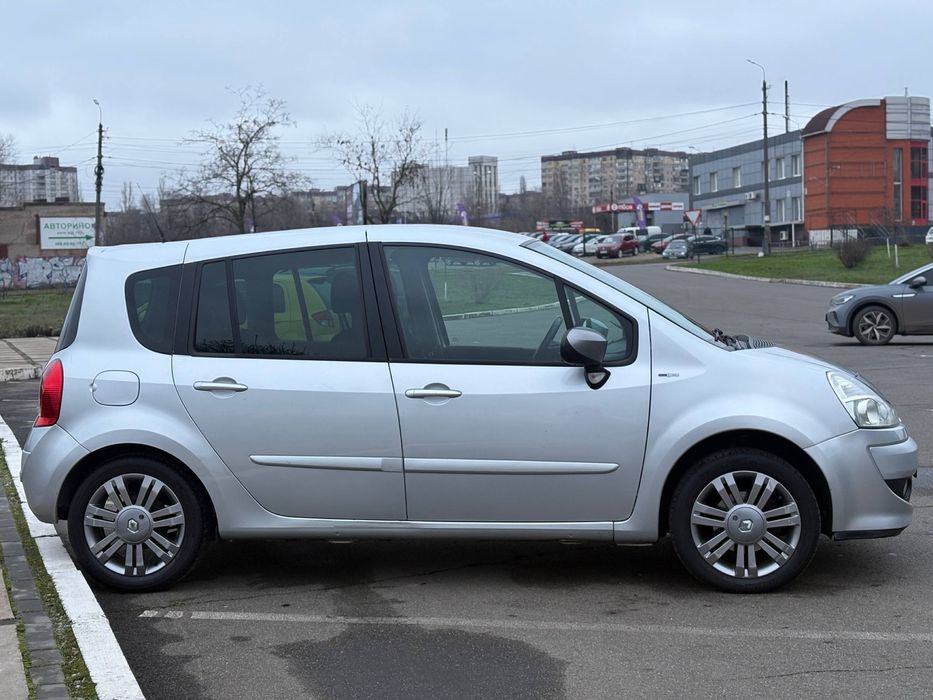 Renaylt Grand Modus 2011 год Идеальный