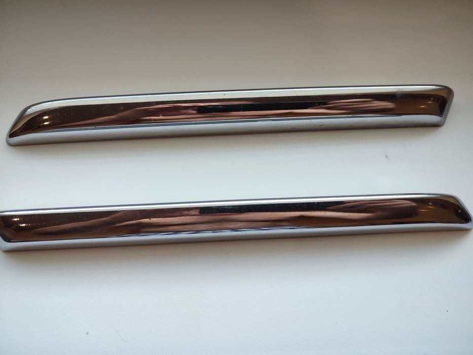 Продам накладки на решетку радиатора Ниссан