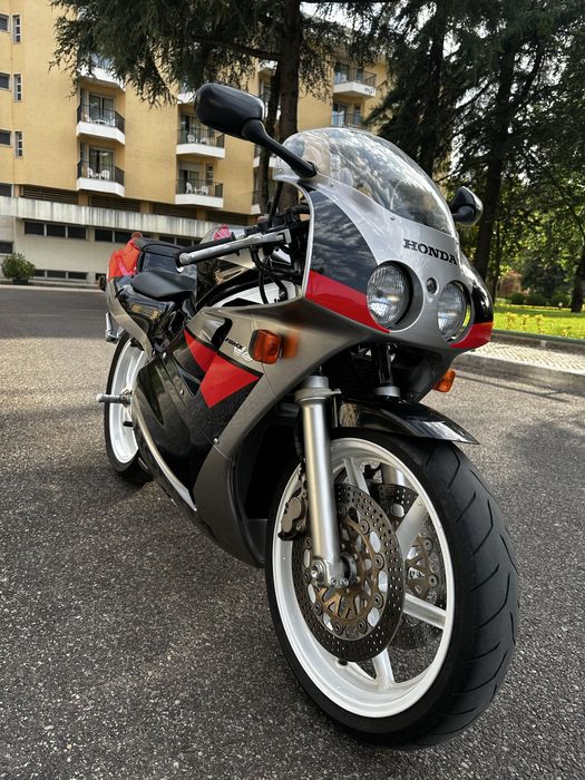 Honda VFR 400 R (NC30)