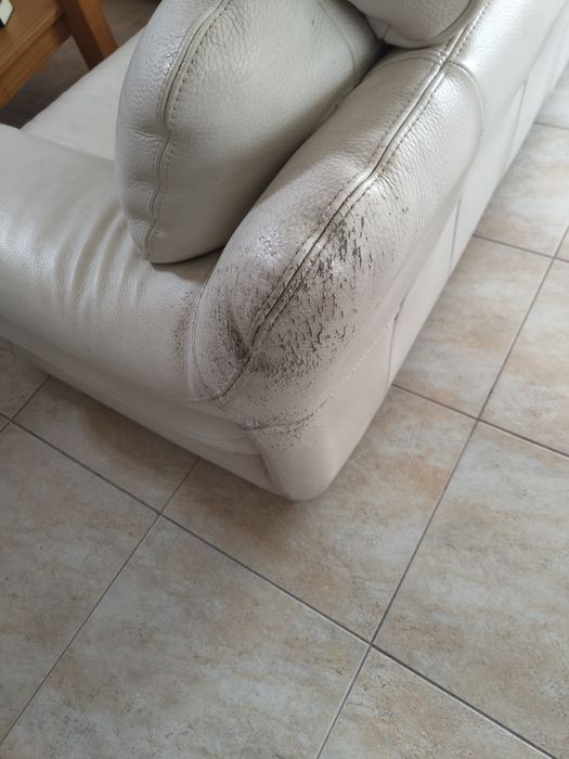 Sofá de canto em pele