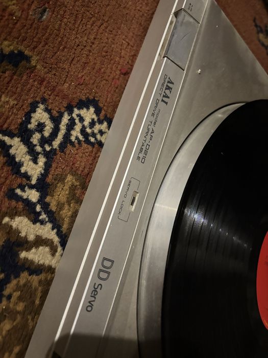 Gramofon AKAI ap-d210