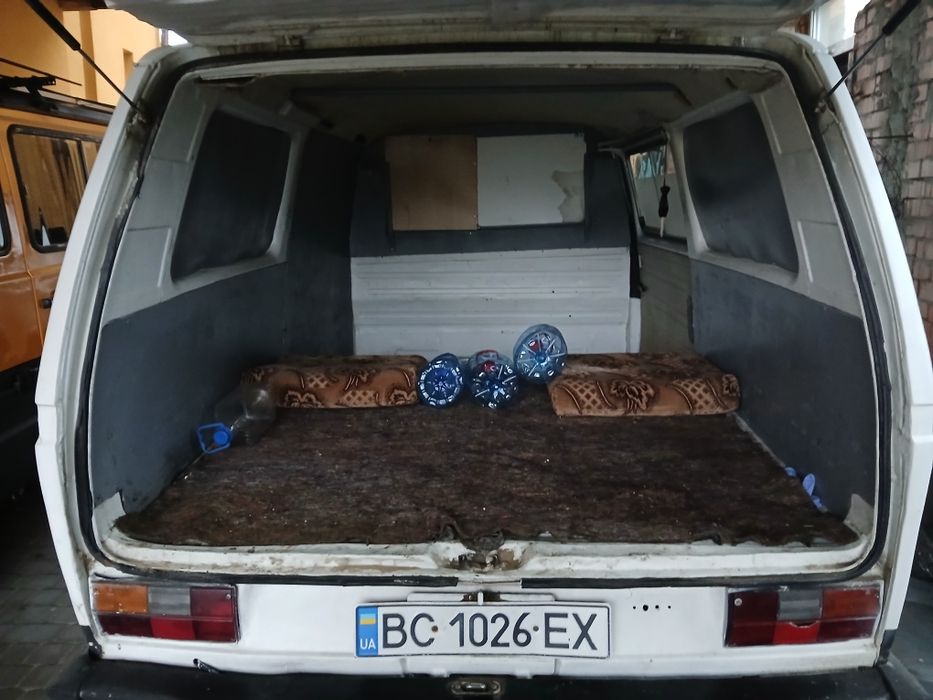 Бус VOLKSWAGEN TRANSPORTER 1.6 дизель в хорошому стані
