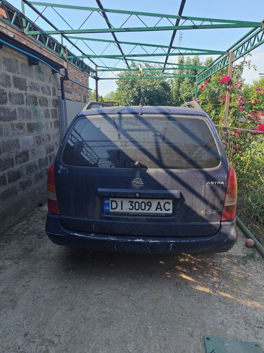 Опель Астра 1.6 автомобіль
