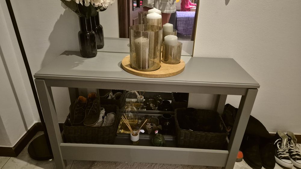 Consola em bom estado de conservação