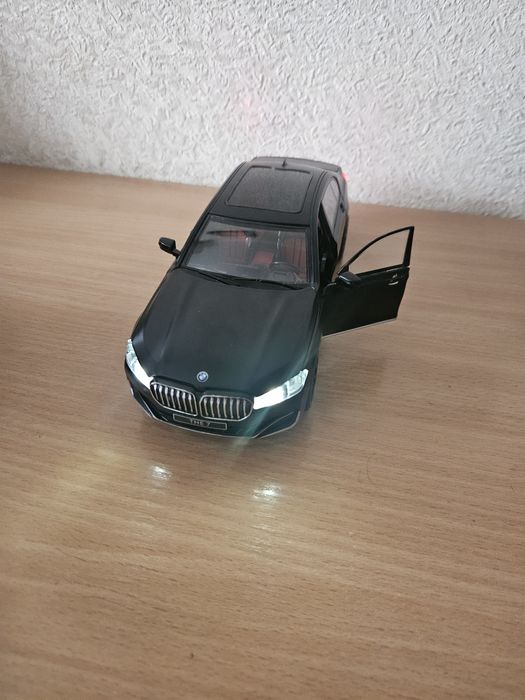 Модель bmw  7 1:24