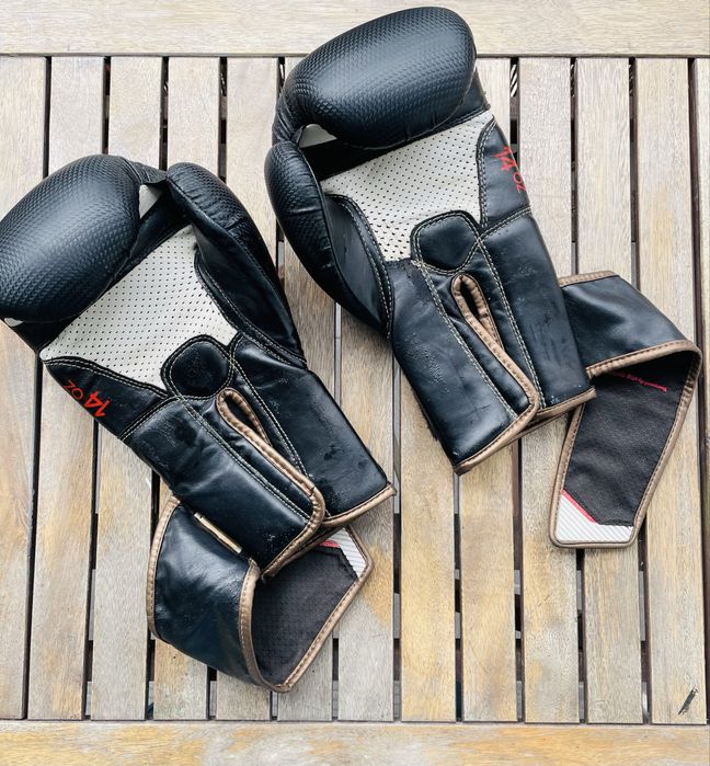 Luvas de kickboxing Outshock