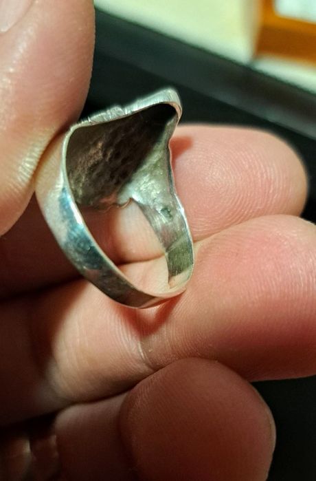 Anel homem raro em prata.