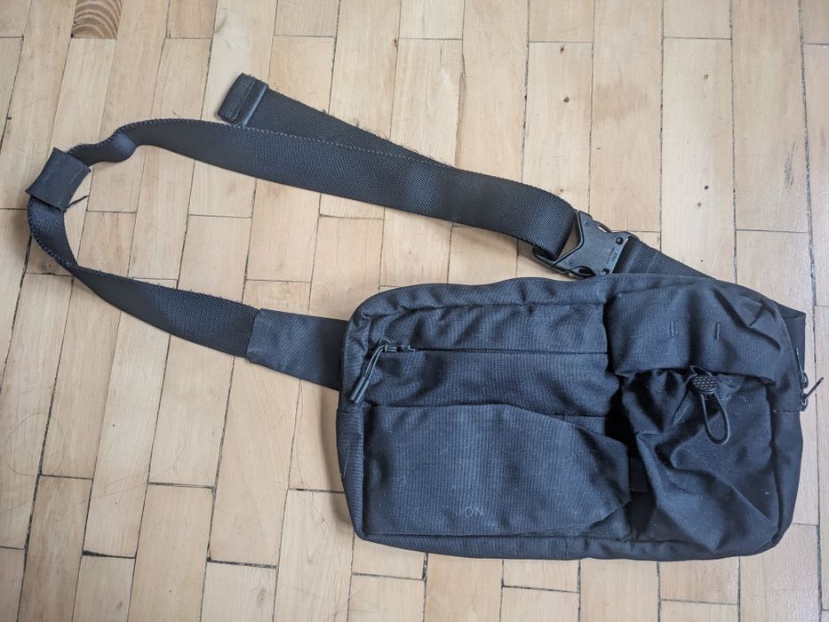 Бананка або поясна сумка Riot Division чорна