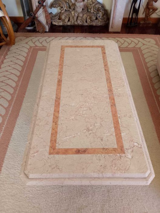 Mesa de Centro em Mármore - Rectangular