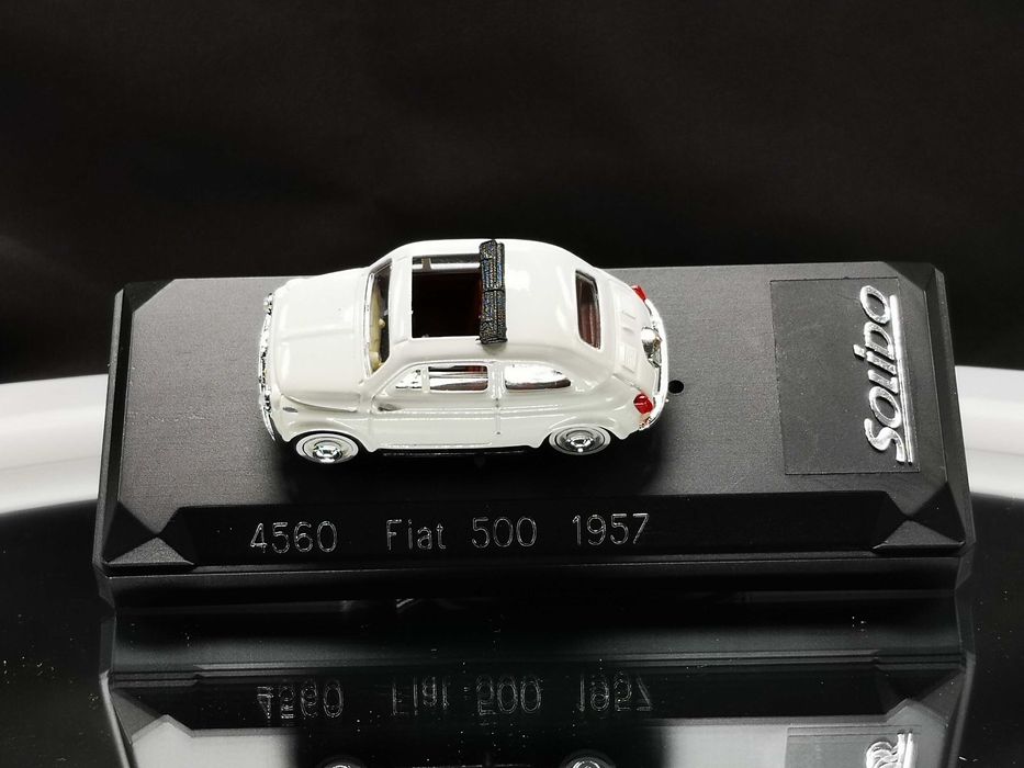 Linda miniatura Fiat 500 - modelo de 1957, escala 1/43 da Solido