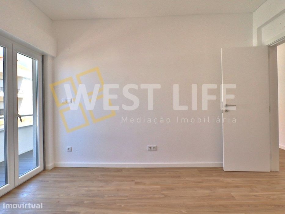 Apartamento T2+1 Totalmente Remodelado com VISTA MAR - a apenas 3 m...