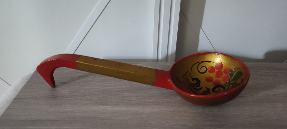 Половник, черпак дерев'яний, хохлома