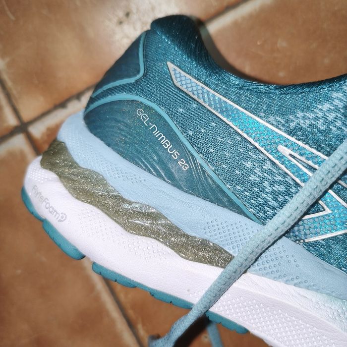 Кросівки для бігу жіночі Asics Gel-Nimbus23 41р 26см