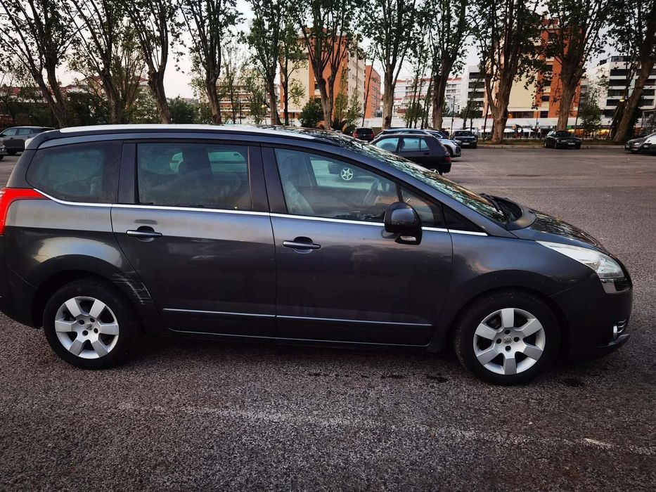Peugeot 5008, 2013року foto 2