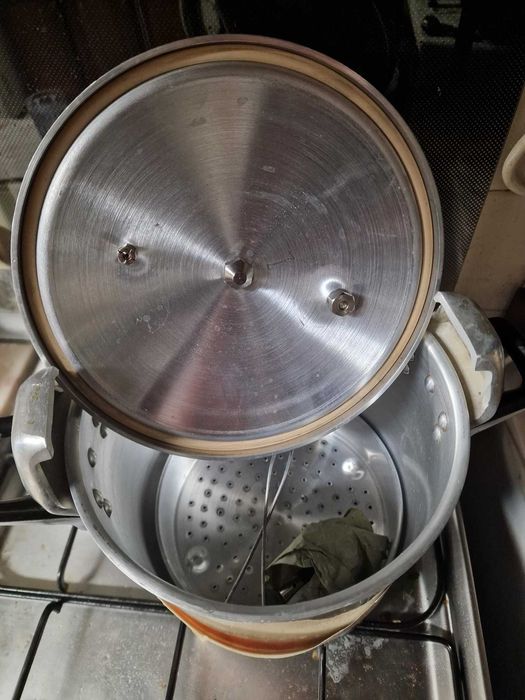 Panela de pressao nova.