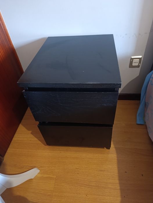 Vendo 2 mesinhas de cabeceira
