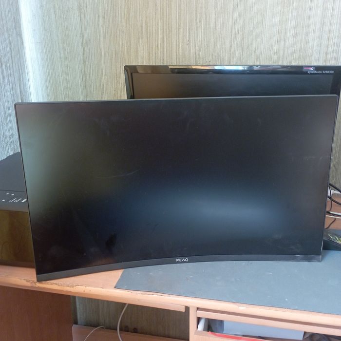 Монітор до комп'ютера