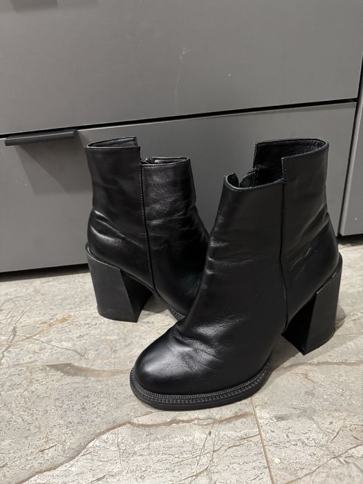 Шкіряні ботильйони ALROMARO, 38 розмір