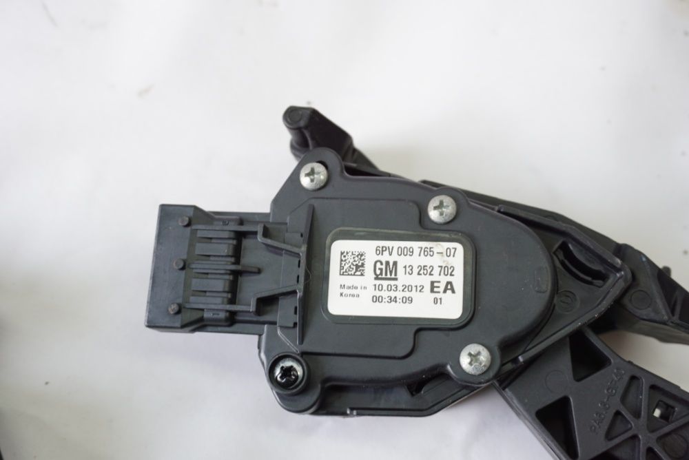 Педаль газа Chevrolet Cruze \Шевроле Круз J300 1.6\1.8I