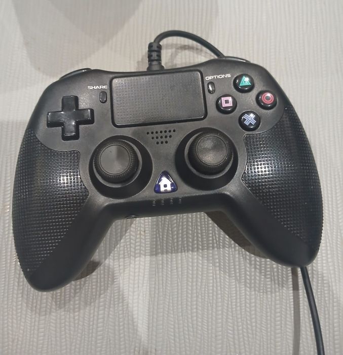 Ps4 e 5 jogos por 130 a 150 euros
