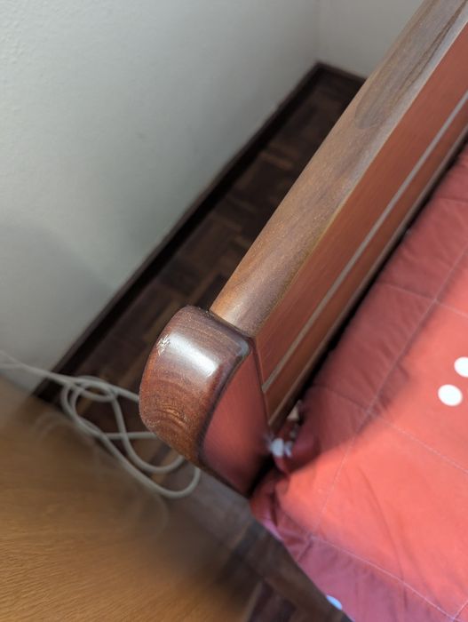 Cama solteiro com estrado