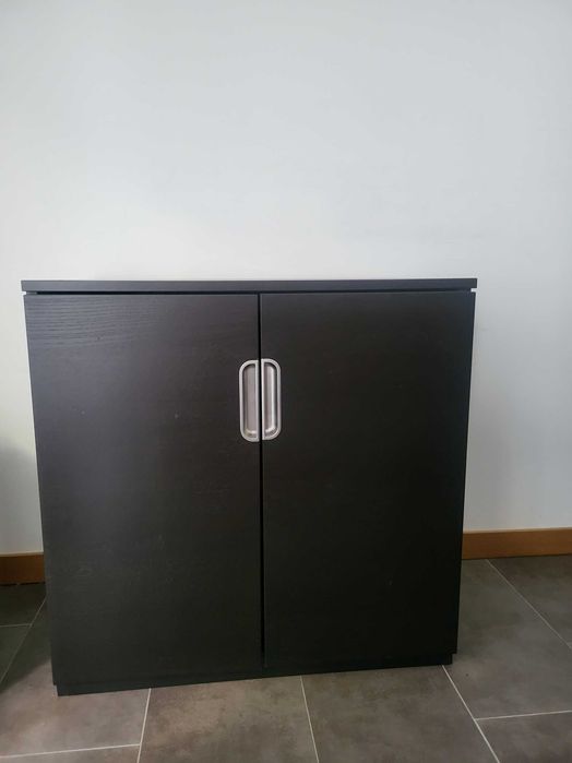 Armario preto semi novo