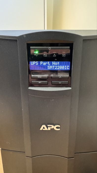 Smart UPS 2200 APC Schneider
