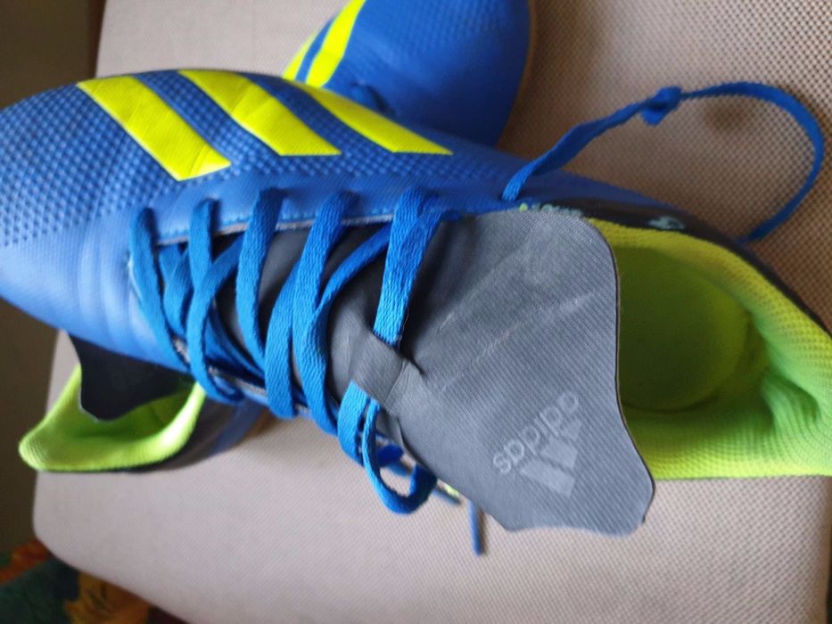 Футзалки - сороконожки Adidas 40 размер. Для футзала
