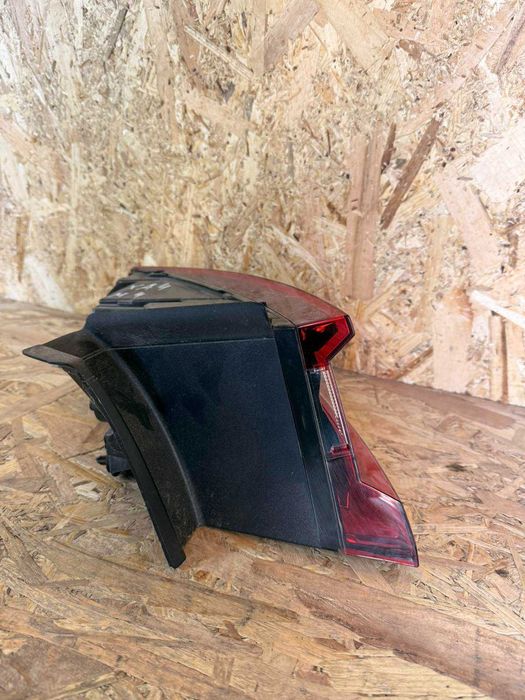 Lampa tyl prawa Renault Megane IV 4 HB