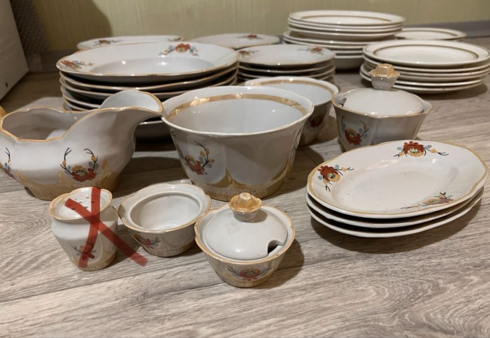 Столові сервізи. Тарілки