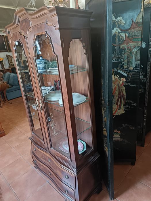 Móvel vitrine em excelente estado