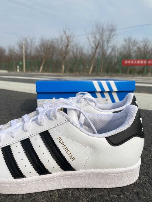 Oryginalne buty adidas Superstar XLG White R.37