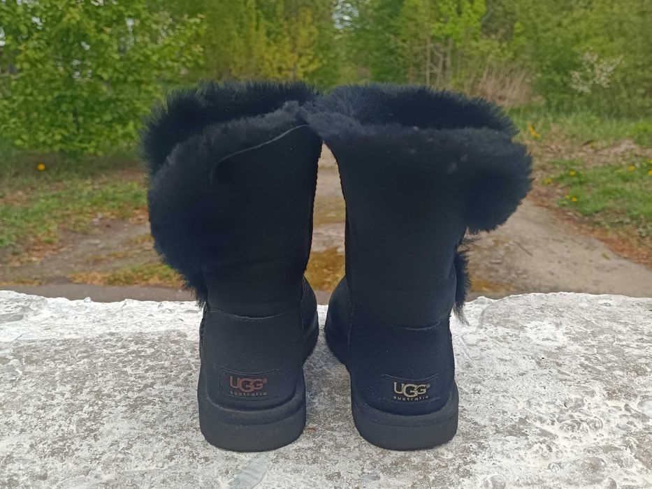 Оригінальні замшеві черевики UGG