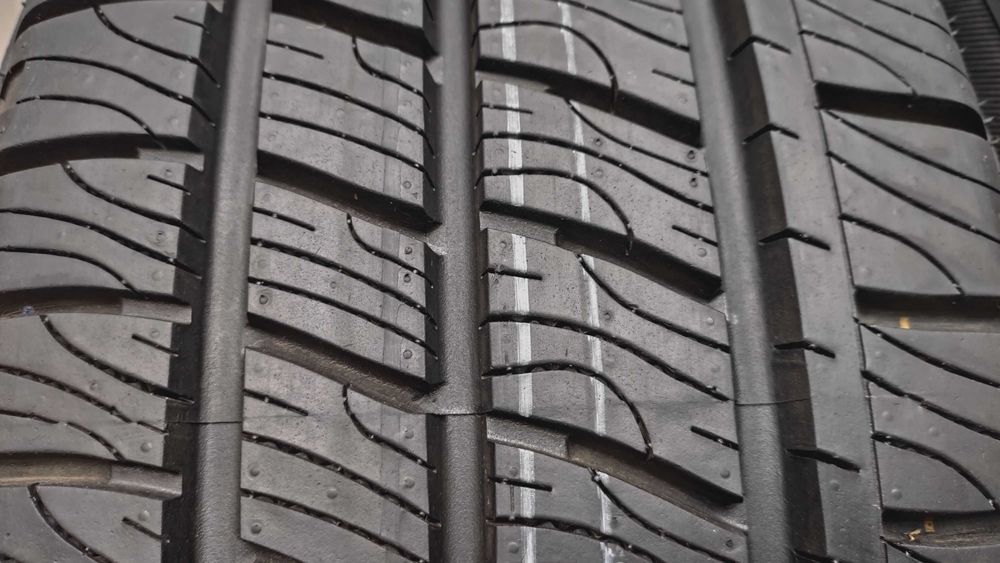 шини 215/60R17c Goodyear 99%. Всесезонні. М+С (заміна 225/55/17)