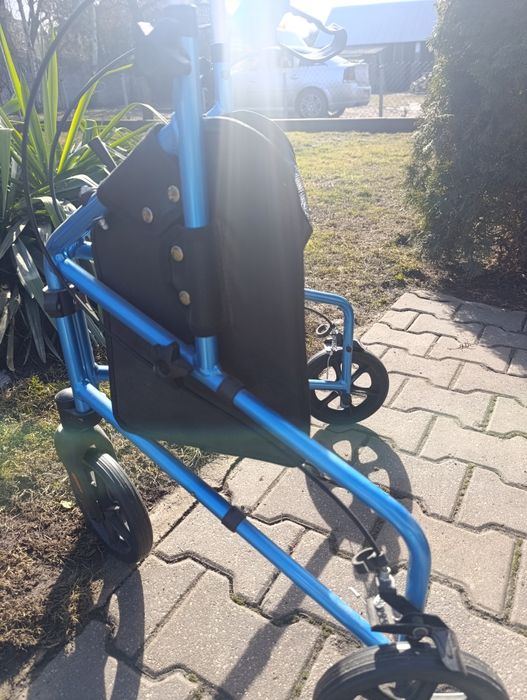 Chodzik dla osoby starszej