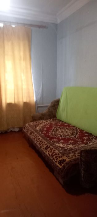 Продам 2-х кімнатну,  центр. Можливо по сертіфікату