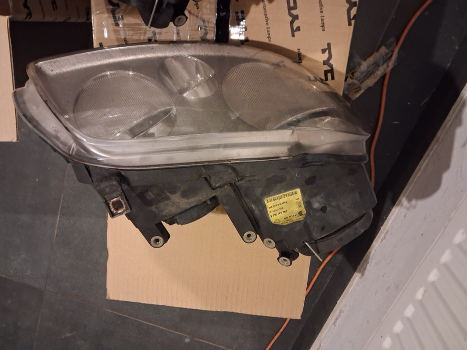 Lampy przód vw caddy